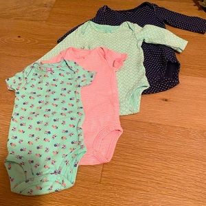 Simple Joys 4-Piece Onesie Set